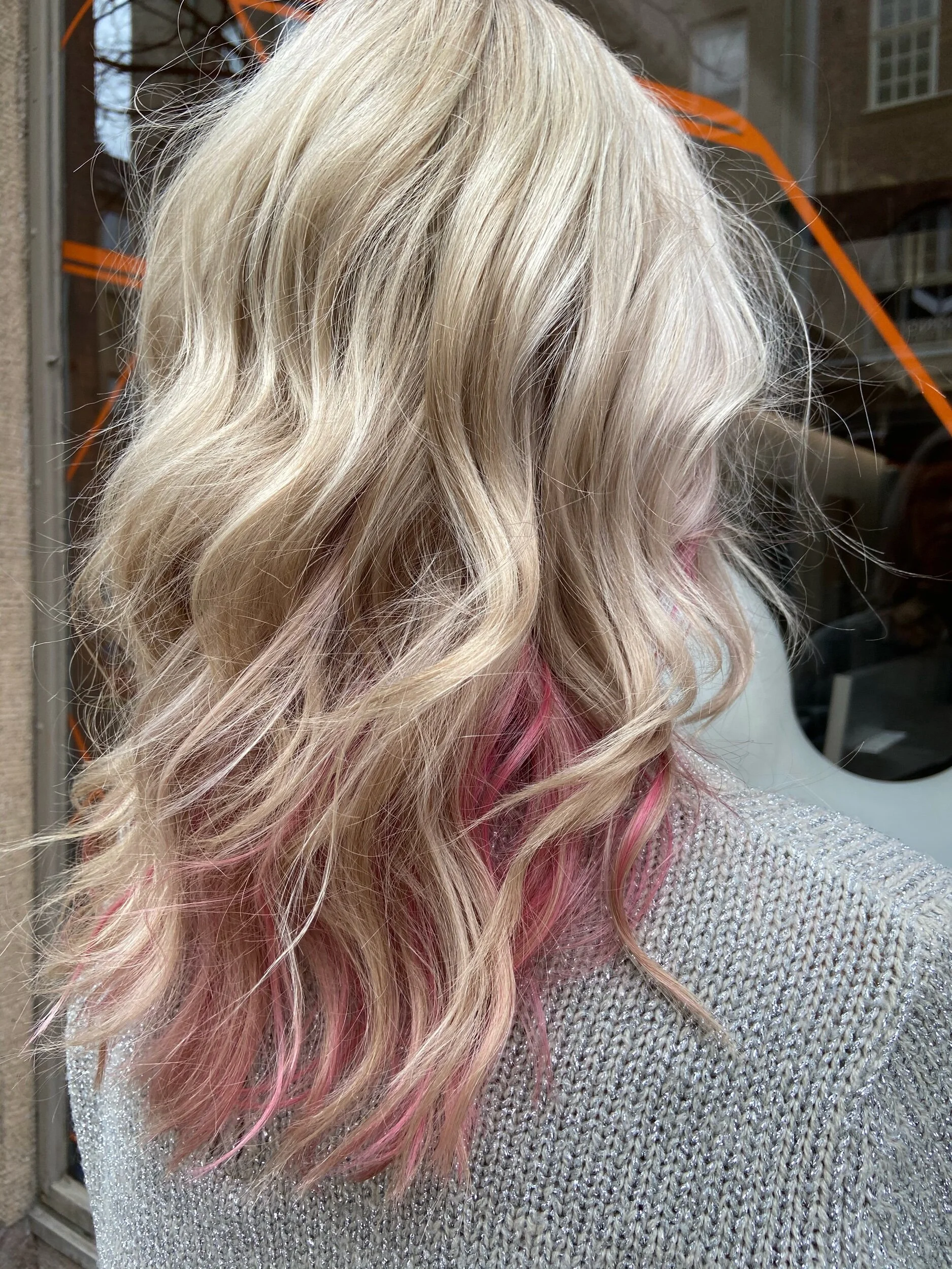 Hellävarainen vaalennus ja purppuralinja alaosassa