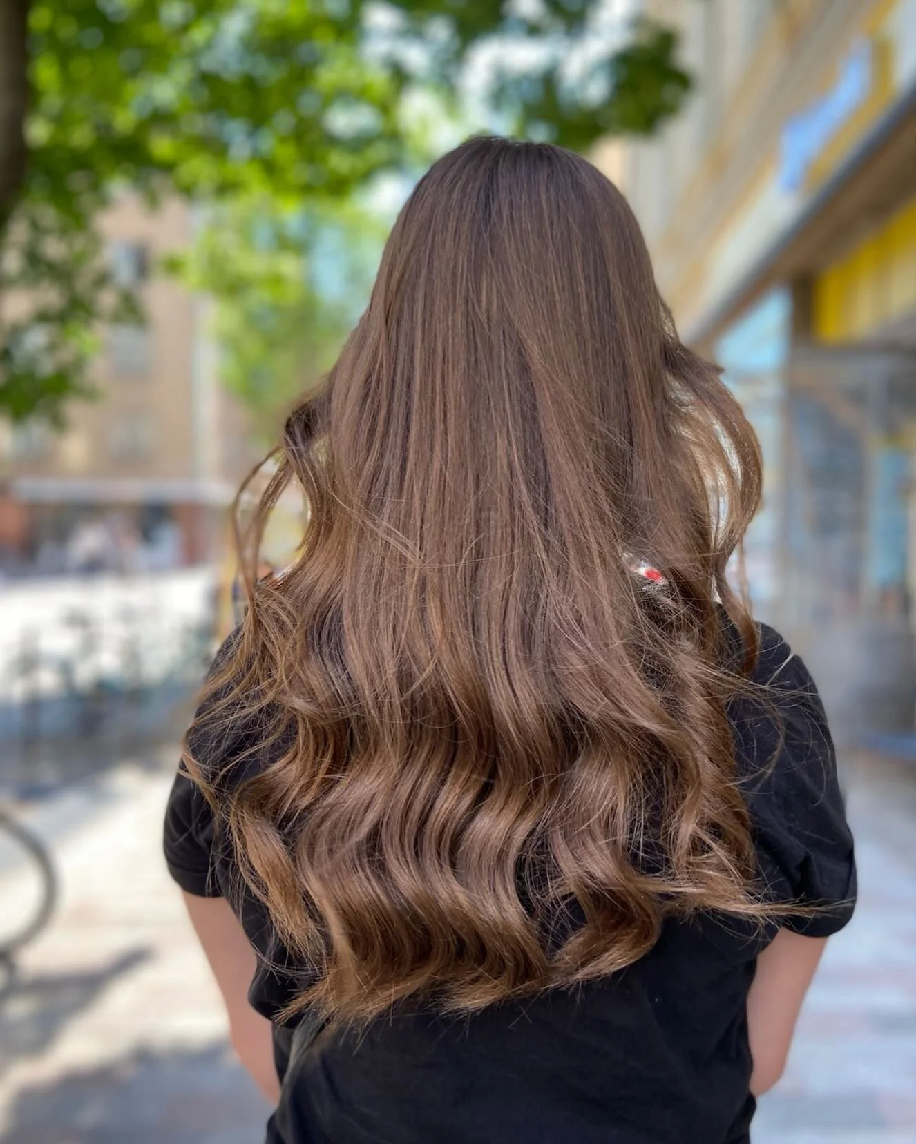 Suklaanv&auml;ri pitk&auml;t hiukset  @margitngangjoh #hiustenpidennys #suklaanruskeathiukset #pitk&auml;thiukset #hiustenpidennys #hiustentuuhennus #simplynatural #moniv&auml;rj&auml;ys #liukuv&auml;rj&auml;ys