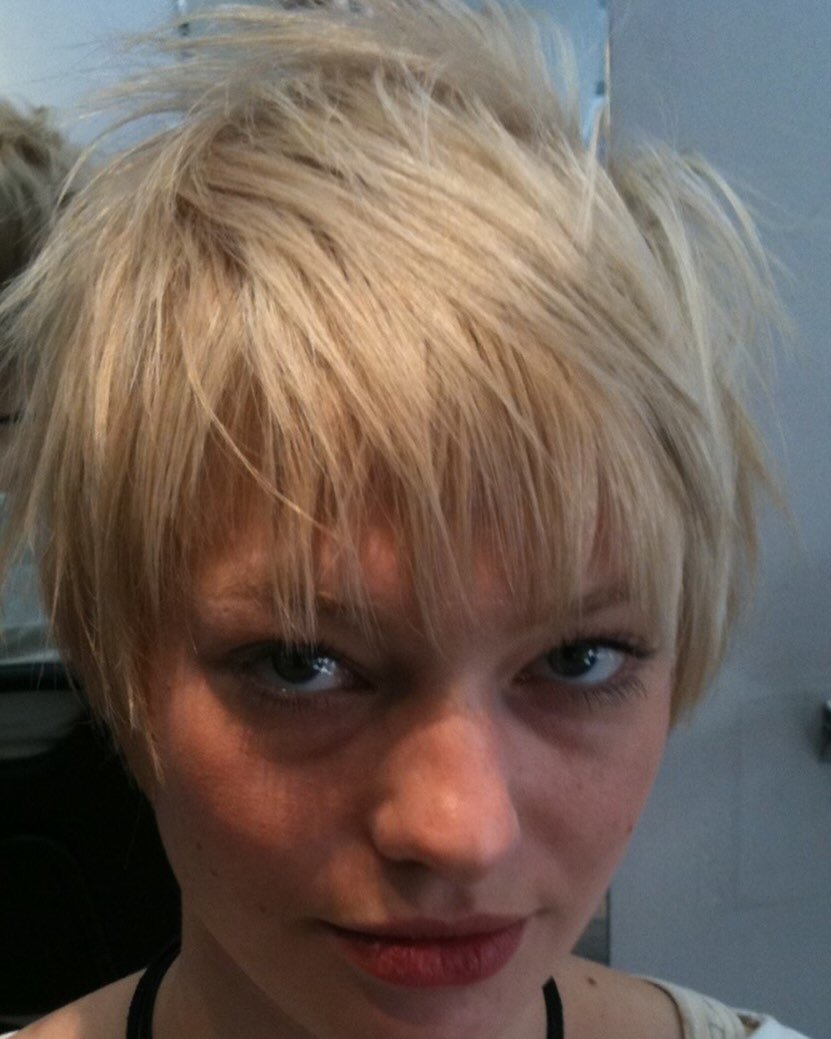 Oi n&auml;it&auml; aikoja. Tigi Photo Awards ty&ouml;n luonnos @margitngangjoh #vaaleathiukset #lyhyetvaaleathiukset #blonde #pixie #pixies #vaalennetuthiukset #vaaleans&auml;vyisethiukset