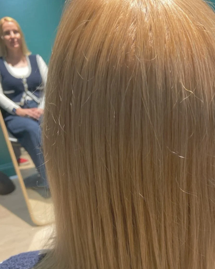 Persikanvaaleat hiukset v&auml;reill&auml; syv&auml;ntummaan pohjaan. Kuinka luonnollinen pehme&auml; v&auml;ri saatiin @margitngangjoh