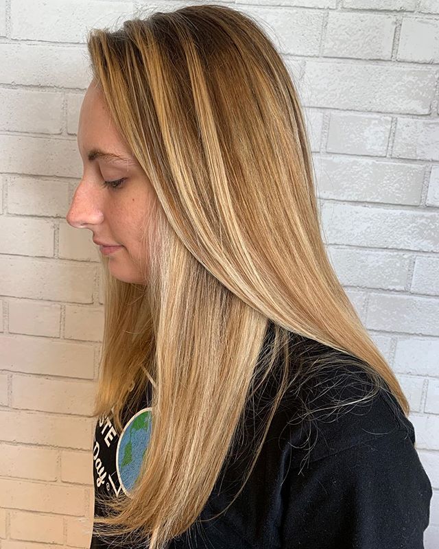 Beautiful balayage done by @beauty.by.brooke15 ☀ #behindthechair #paulmitchell #licensedtocreate #cosmoprofbeauty