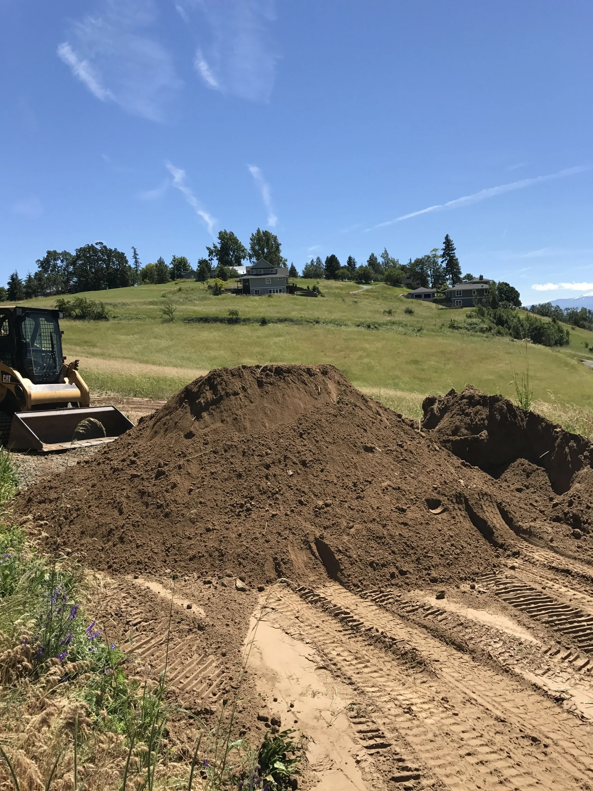 custom dirt hauling.JPG