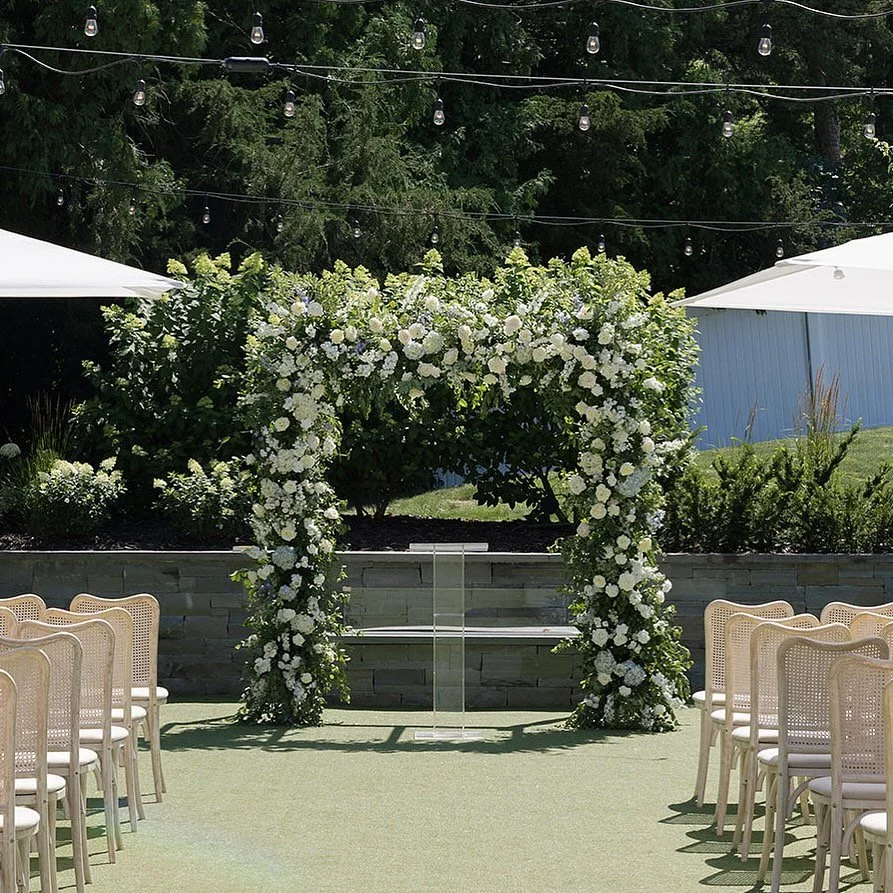 A perfect match: @lineneffects Emma chairs x @thehuttonhouse courtyard 🤍

photo | @thelouiphotography
chairs | @lineneffects
venue | @thehuttonhouse
florist | @sageandraefloralco
