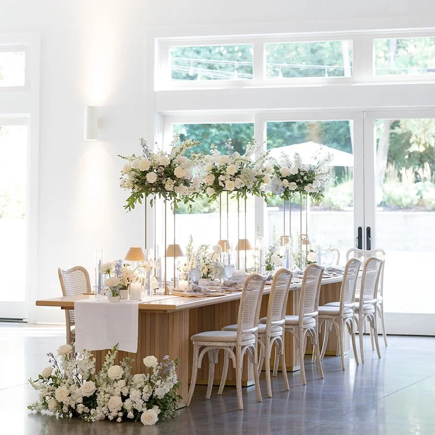 Currently working on a design deck for M&amp;J&rsquo;s spring wedding at @thehuttonhouse ✨ Love designing in this beautiful space!

photo @thelouiphotography