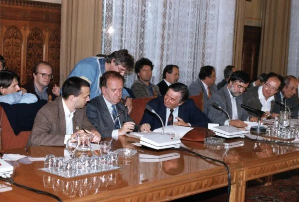 Ellenzéki kerekasztal, 1989. Tárgyalás az alkotmányról