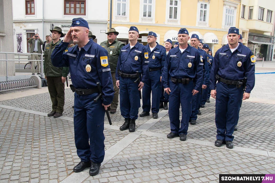 Nem rendőrök, közterület-felügyelők. Szombathely