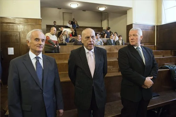 Gergényi Péter a bíróság előtt. A kétbalkezes „Vasprefektus”