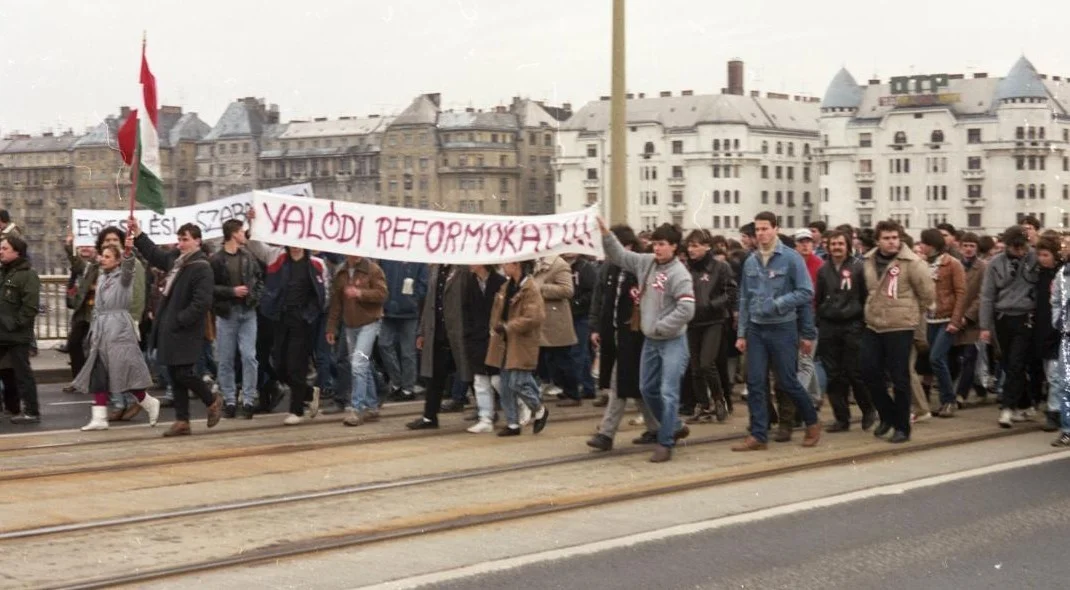 Tömegtüntetés 1988. március 15-én