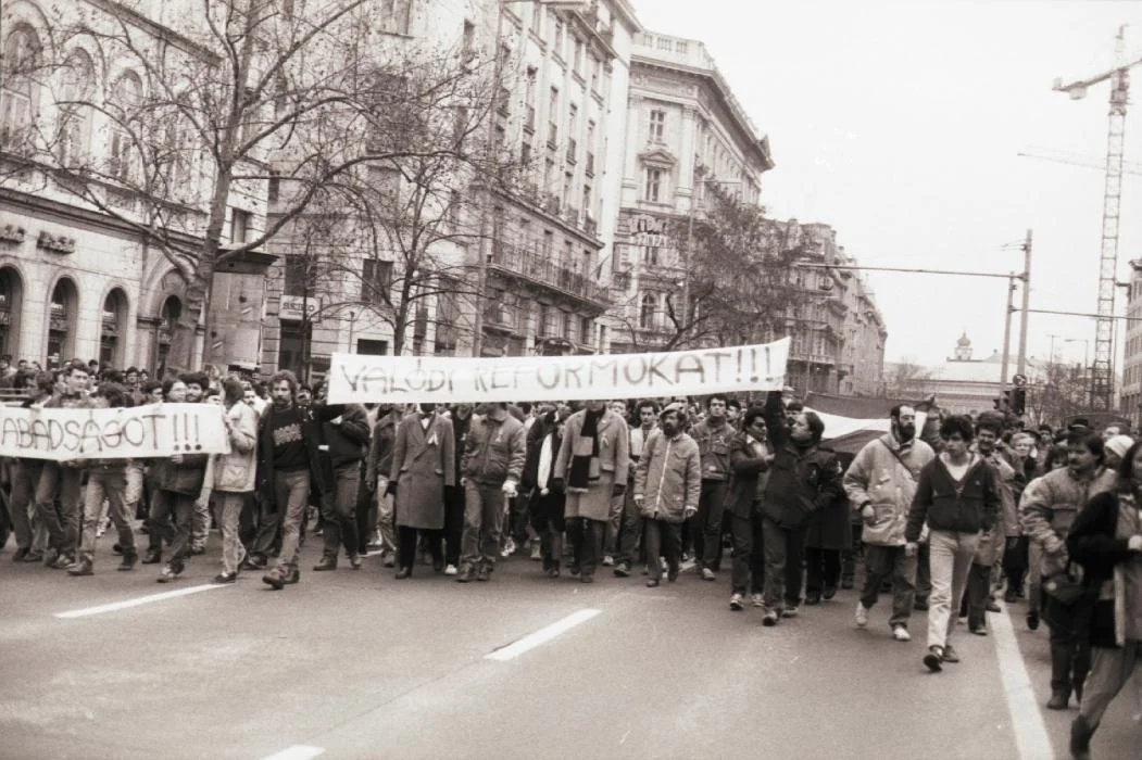 1988. március 15. A hajnalban őrizetbe vett szónokok helyére nyomban mások álltak