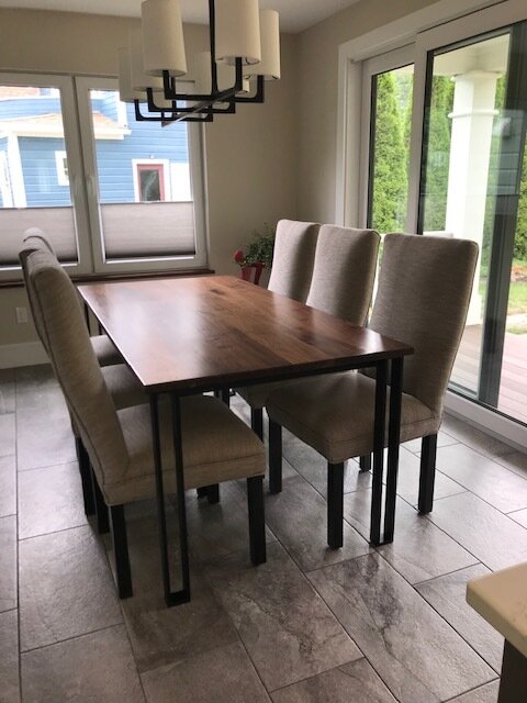 Kitchen dining area