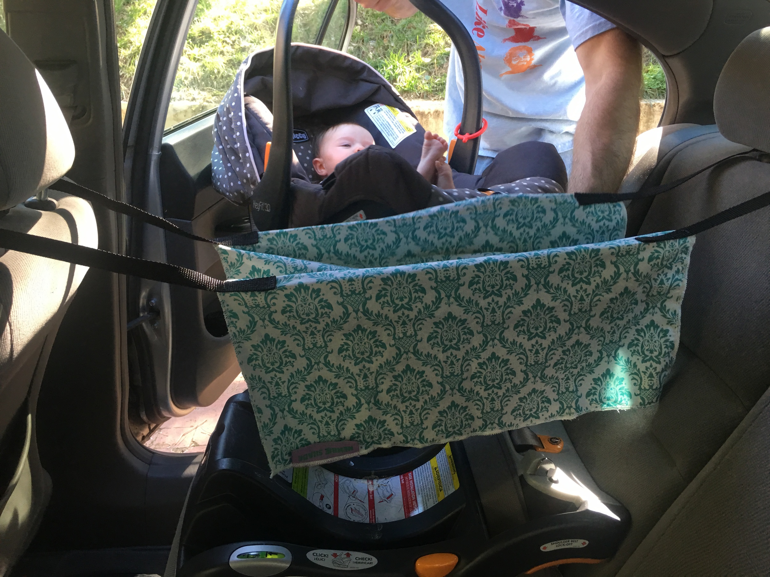 The Car Seat Shade - Sun Canopy Baby Car Seat