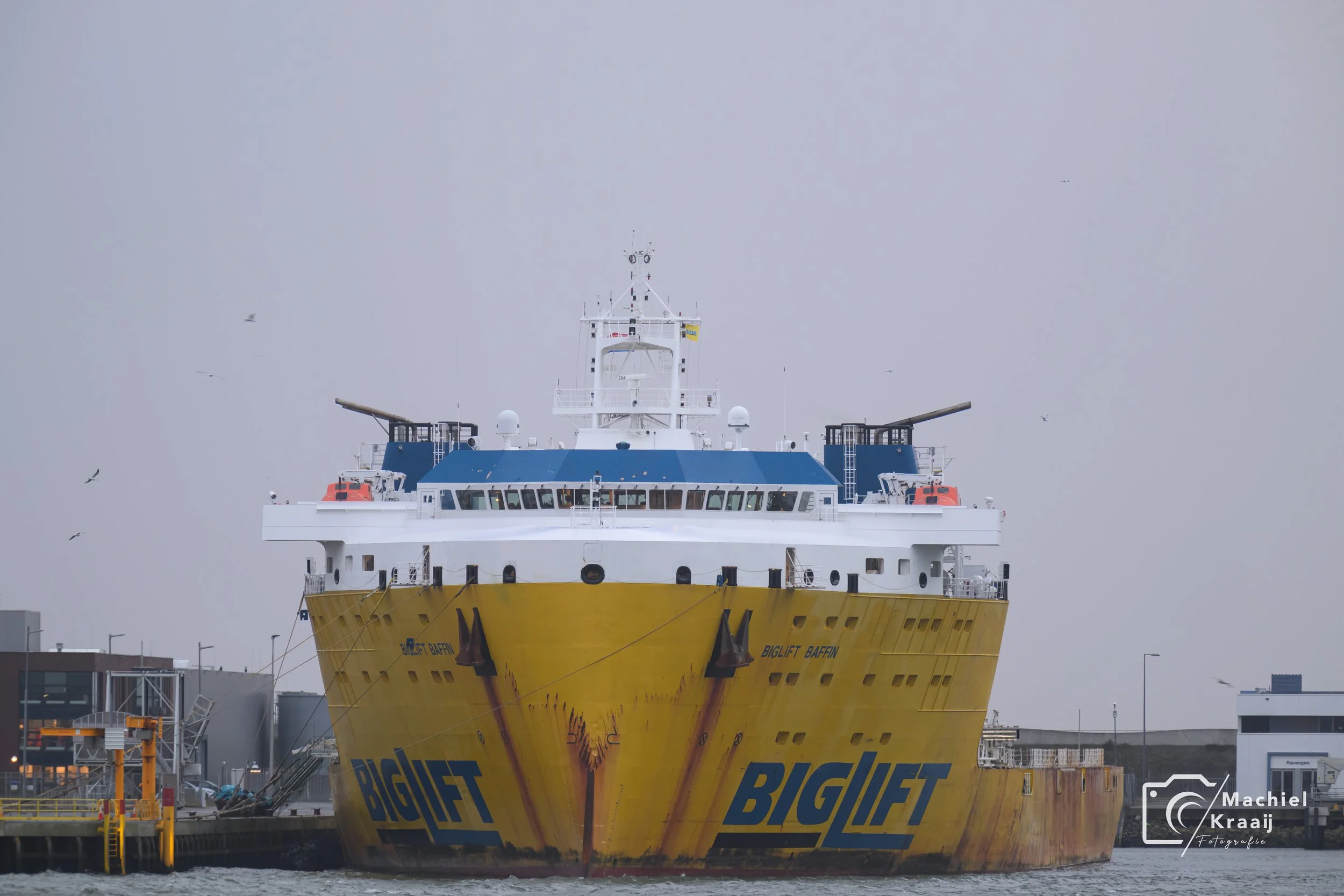 BigLift Baffin in de IJmondhaven 28-02-2026