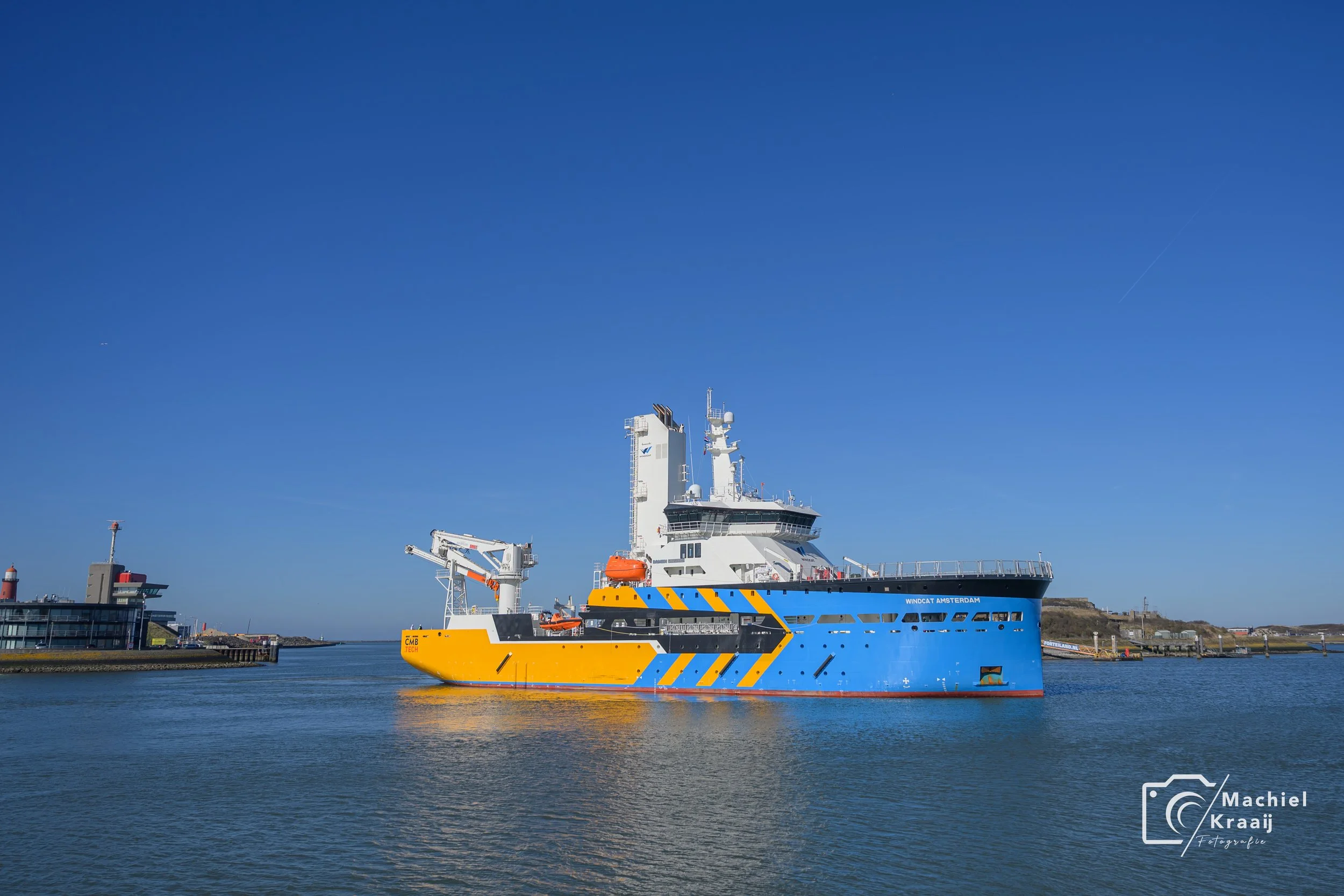 Windcat Amsterdam vanuit IJmuiden door de Noordersluis naar Amsterdam 18-03-2026