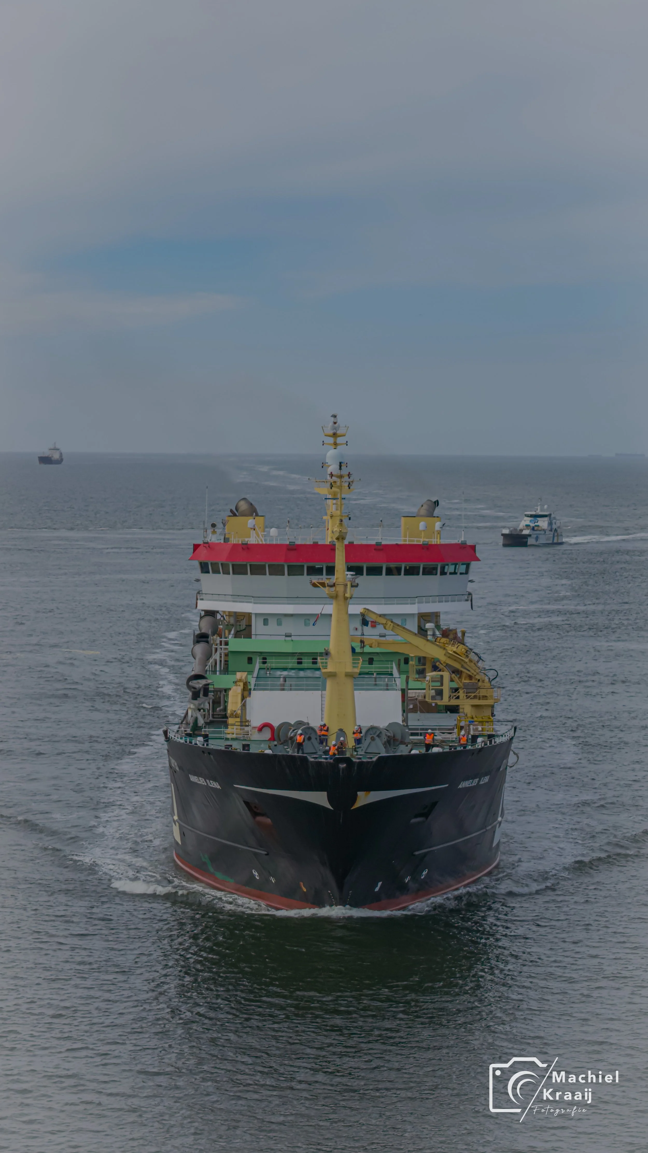 Annelies Ilena komt na een visreis weer aan in IJmuiden 27-04-2026