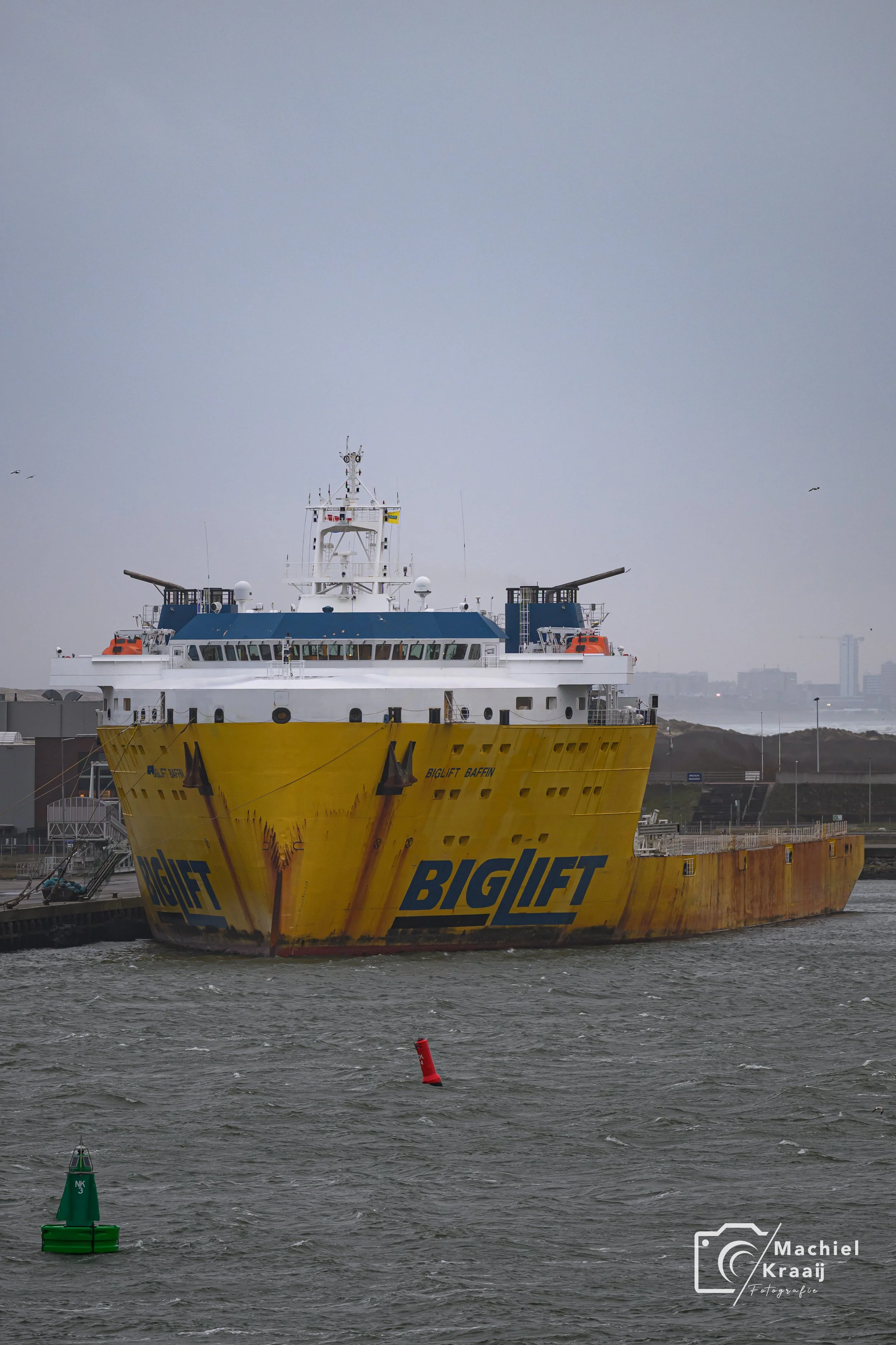 BigLift Baffin in de IJmondhaven 28-02-2026
