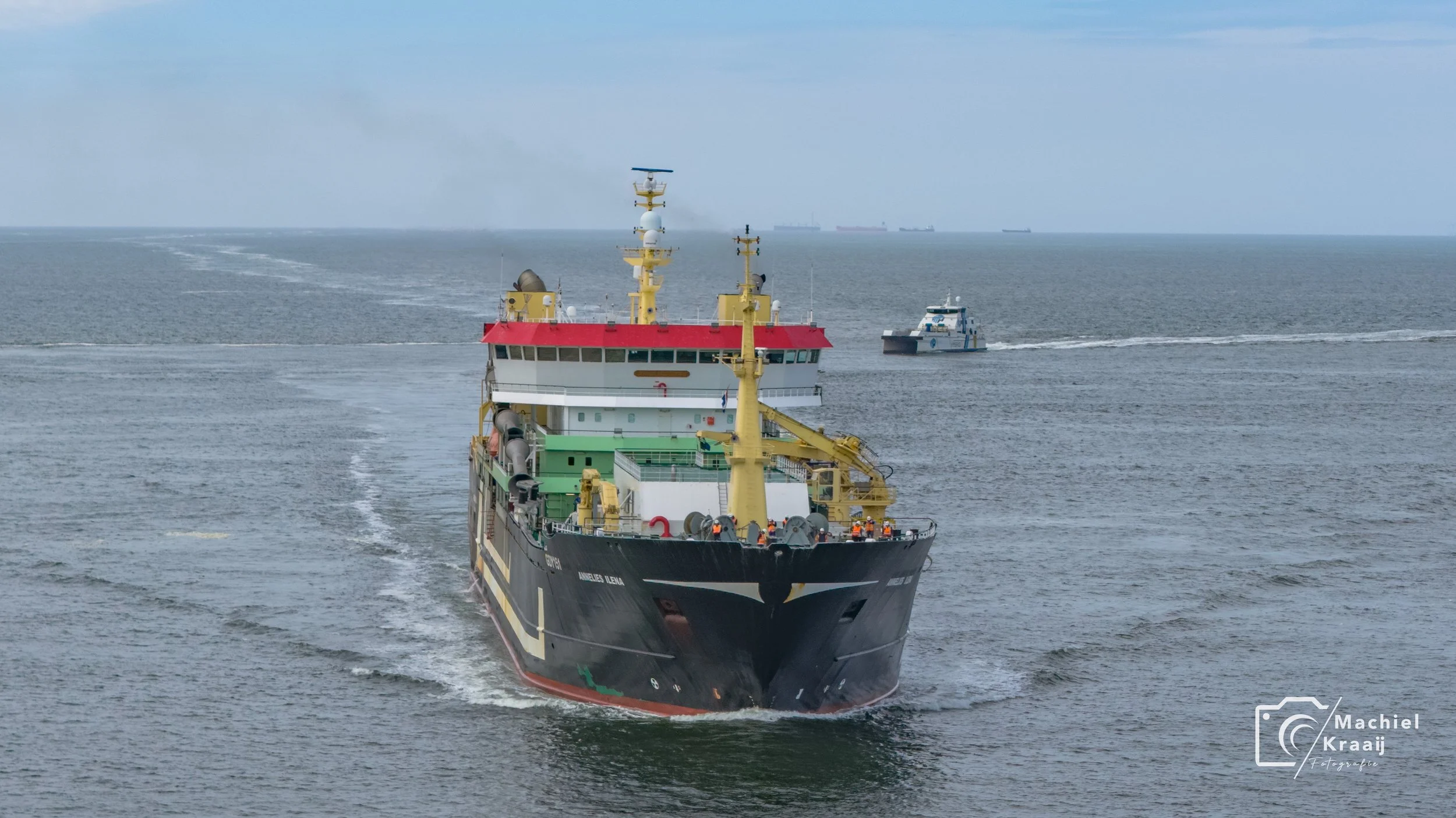 Annelies Ilena komt na een visreis weer aan in IJmuiden 27-04-2026