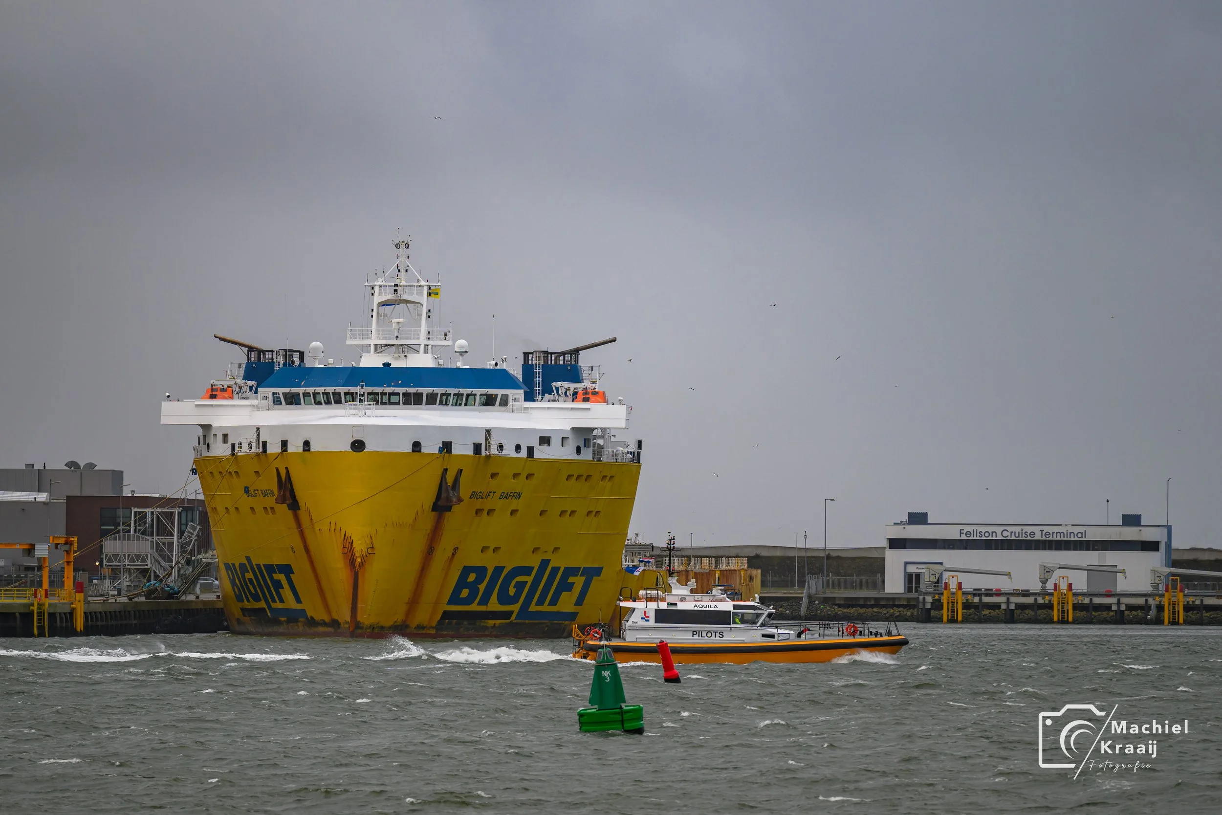 BigLift Baffin in de IJmondhaven 28-02-2026