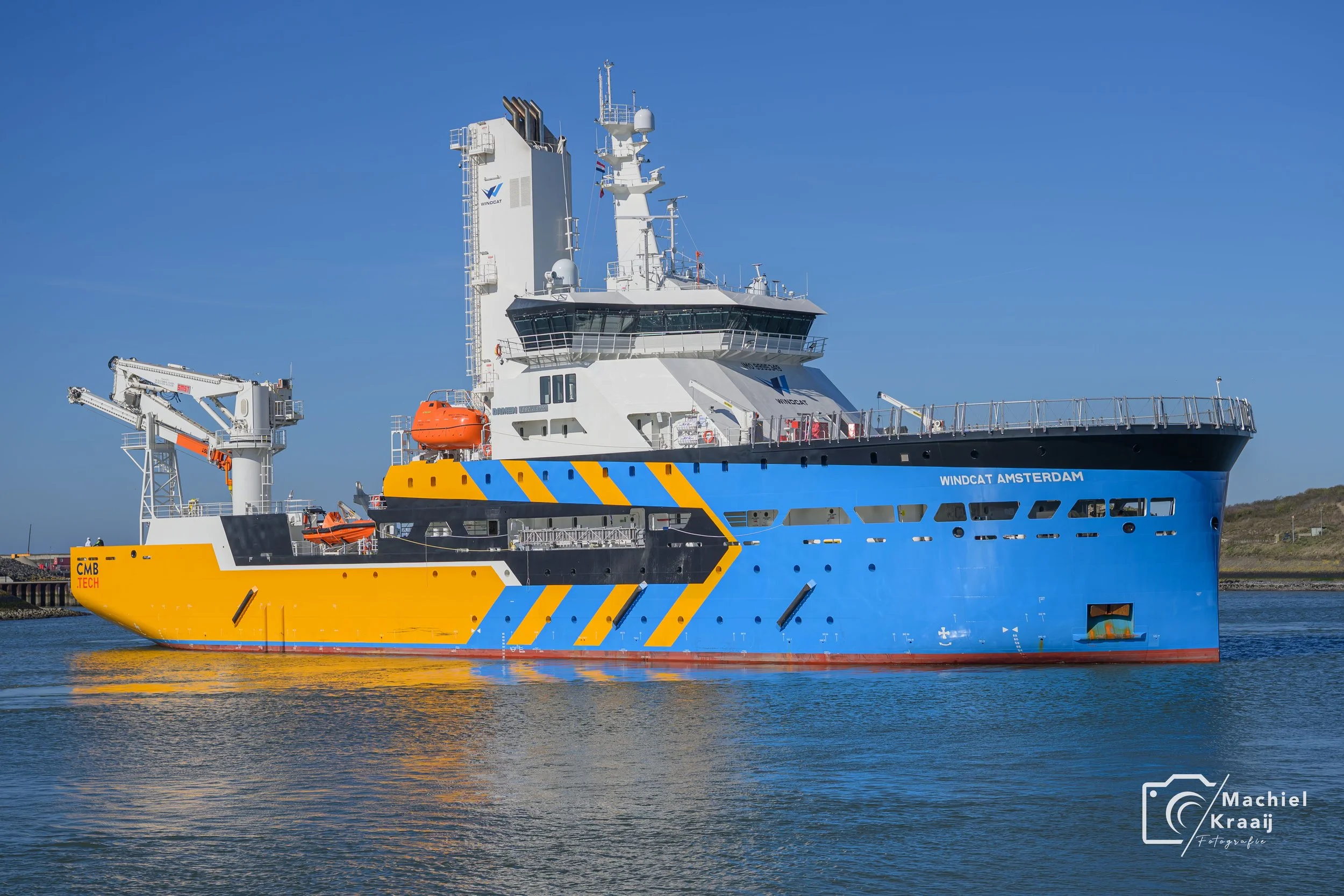 Windcat Amsterdam vanuit IJmuiden door de Noordersluis naar Amsterdam 18-03-2026