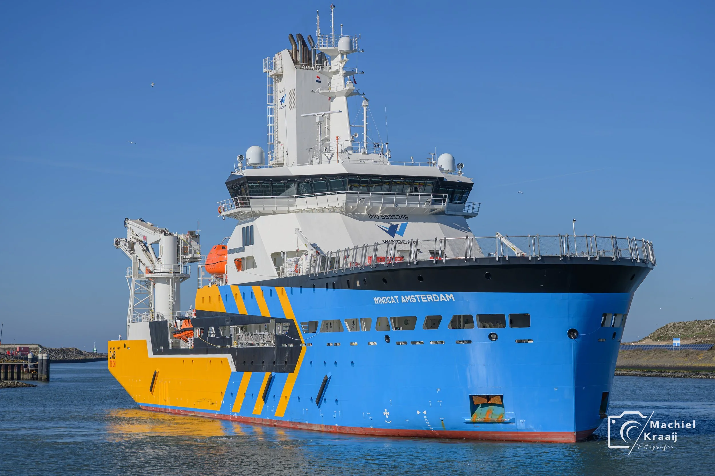 Windcat Amsterdam vanuit IJmuiden door de Noordersluis naar Amsterdam 18-03-2026