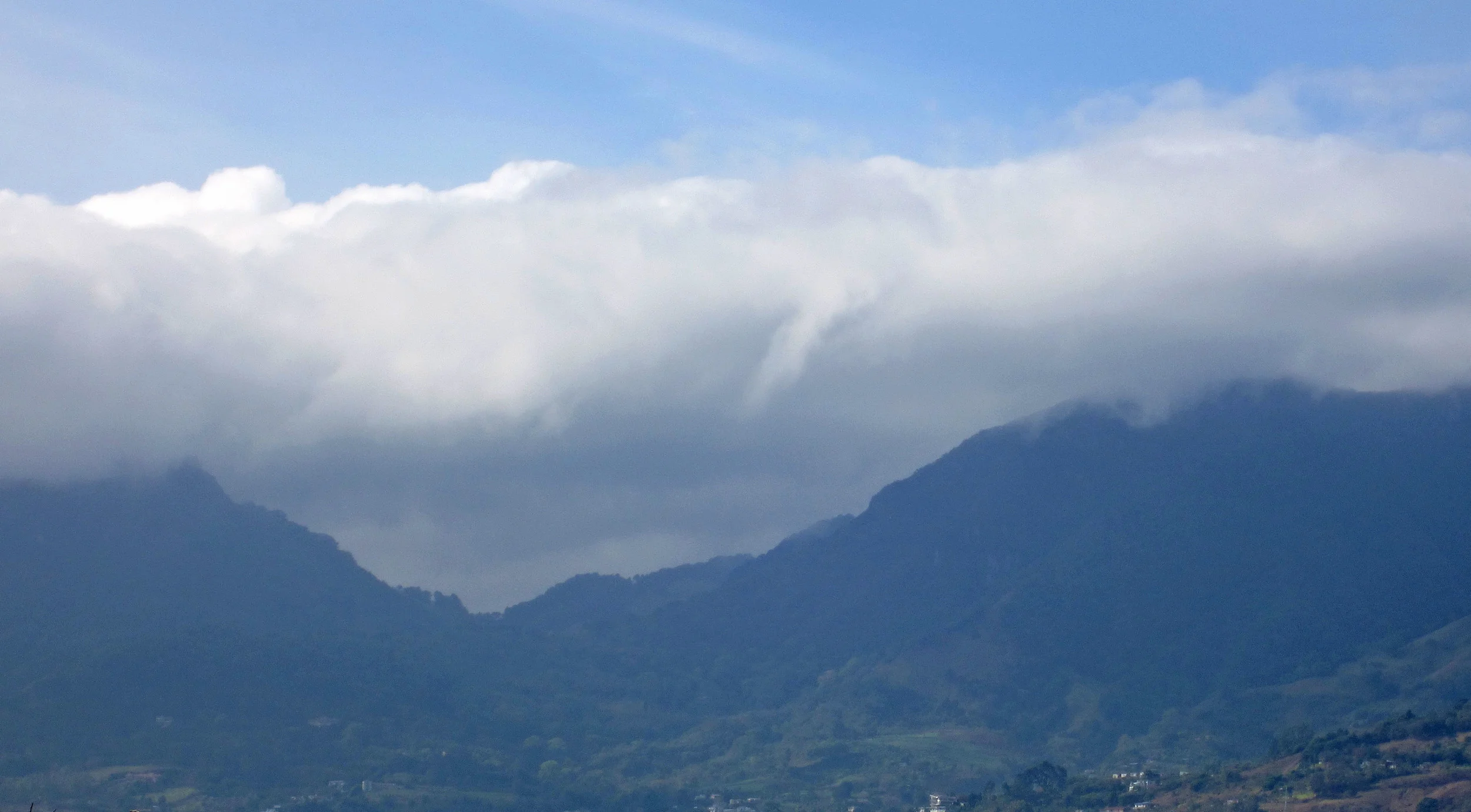 cloudsatopmountain.jpg