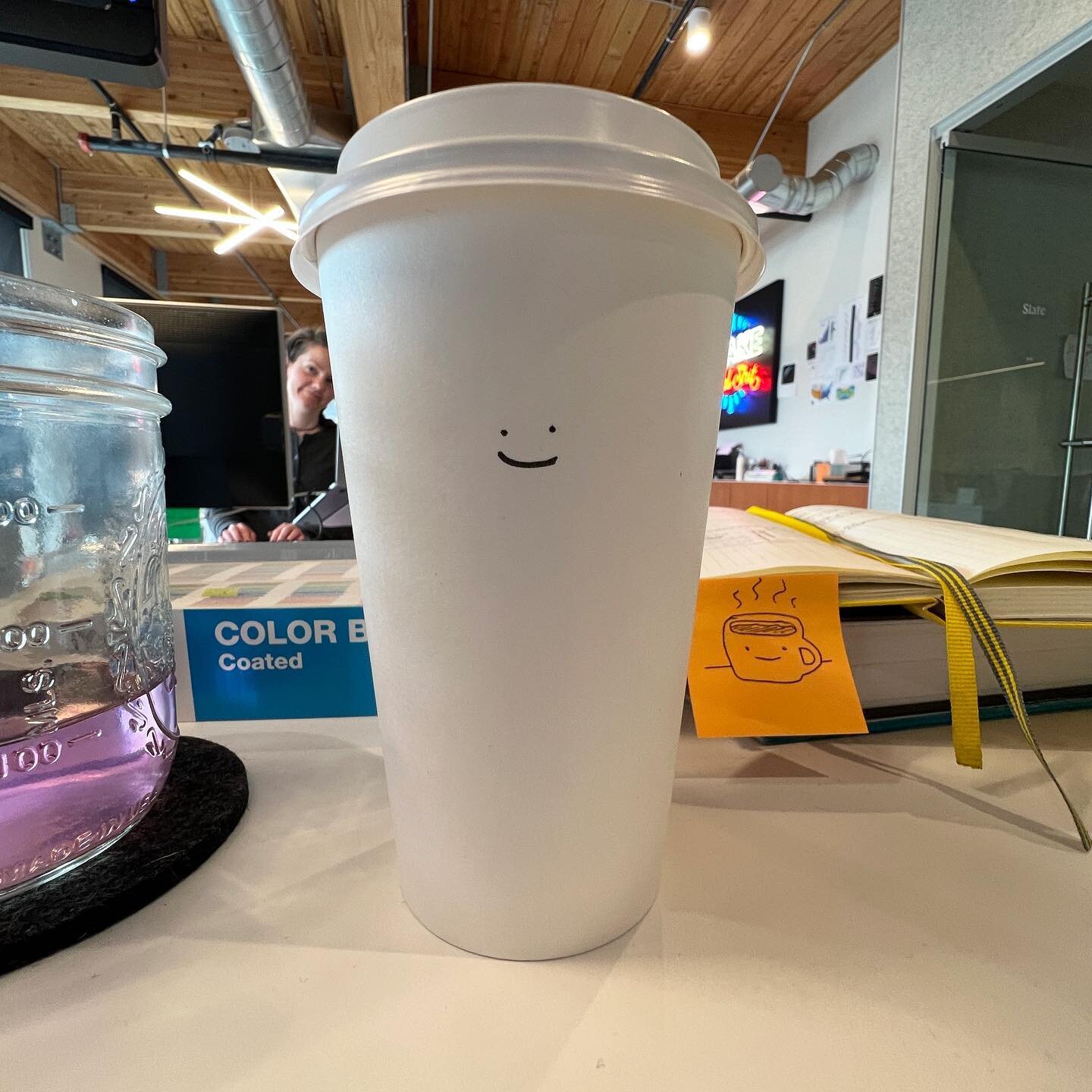 Happy cup. 🙂
.
#putafaceonit #makefriends #happycup