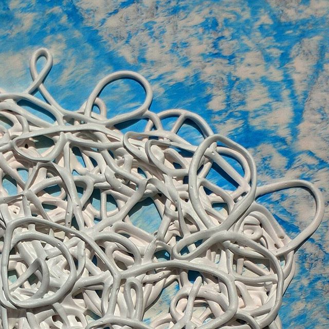 Close up .  This is not a noodle to eat
.
.
#アート #art #design #芸術 #artist #paint #abstract #美術 #アーティスト #ハンドメイド #painting #contemporary #contemporaryart #modern #experiment #homemade #white #abstractart #creative #abstraction #artsy #stayabstract #abs