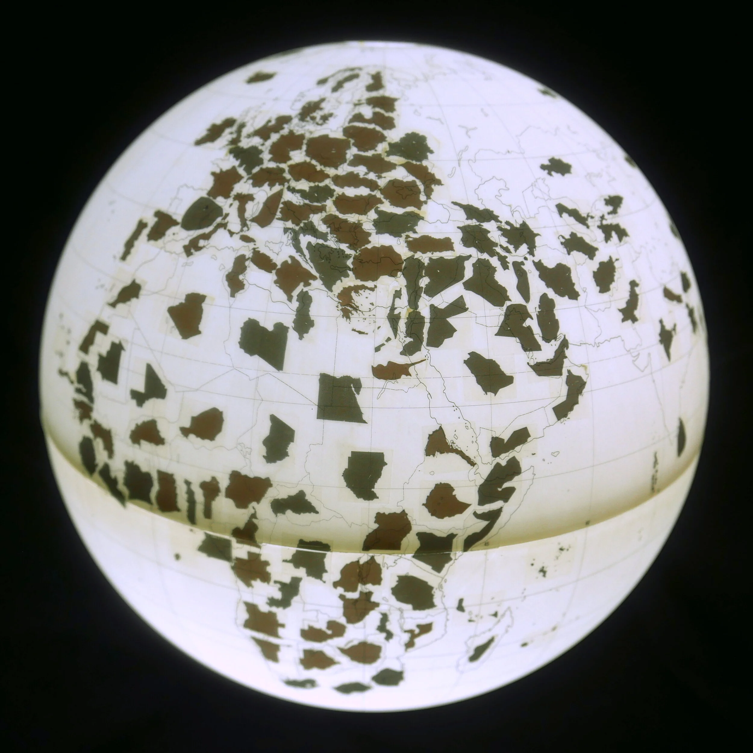 352-2] Broodthaers’ Atlas as Globe  1130181.JPG