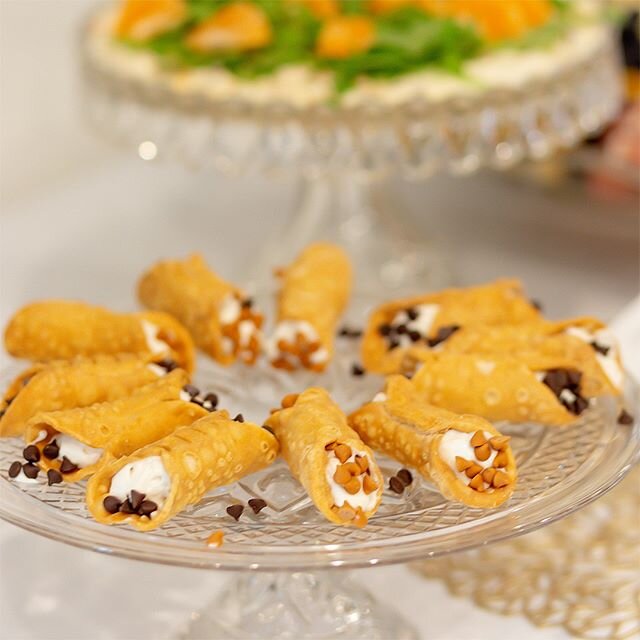 Our pretty little cannolis were served at our vendor open house. We can't wait to share our venue again as soon as it is safe to do so. Watch for dates coming soon for drop-in tours. Stay safe, friends. 😘⁠
⁠
⁠
⁠
#wedding #love #eventplanning #weddin