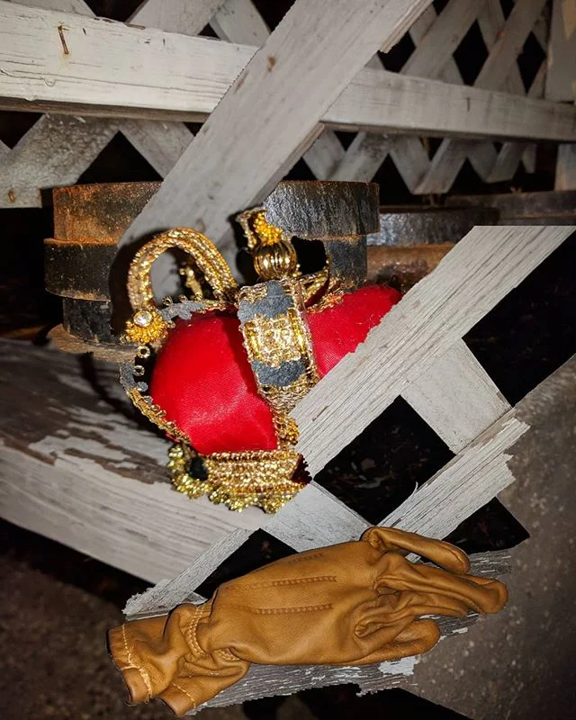 #mobeedits #crown #glove #weights #lattice #downstairs #laundryviews