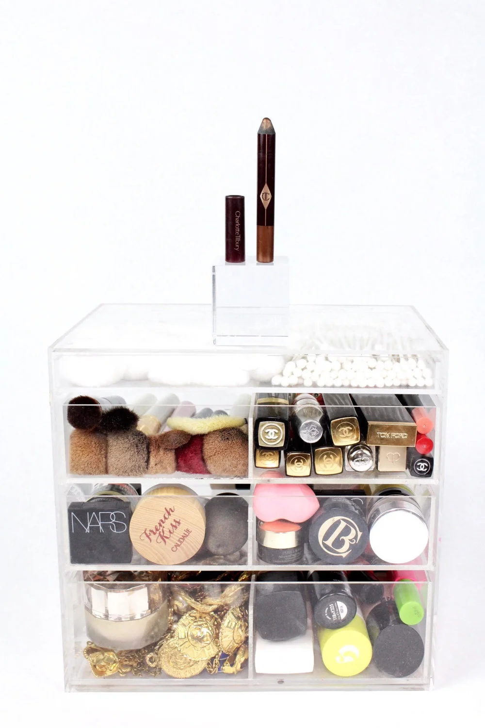 The+Sunday+Issue+Top+of+the+Tower+Charlotte+Tilbury+Color+Chameleon+Eyeshadow+Pencil.jpg
