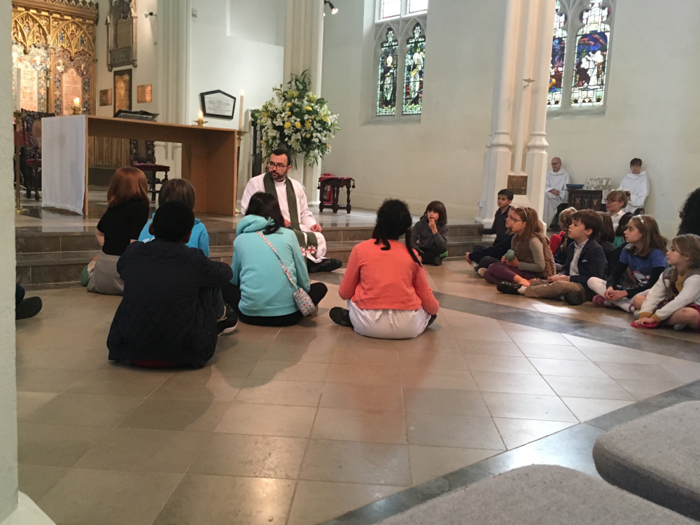 The Reverend Antonio García Fuerte talks about Sustainability with the children.