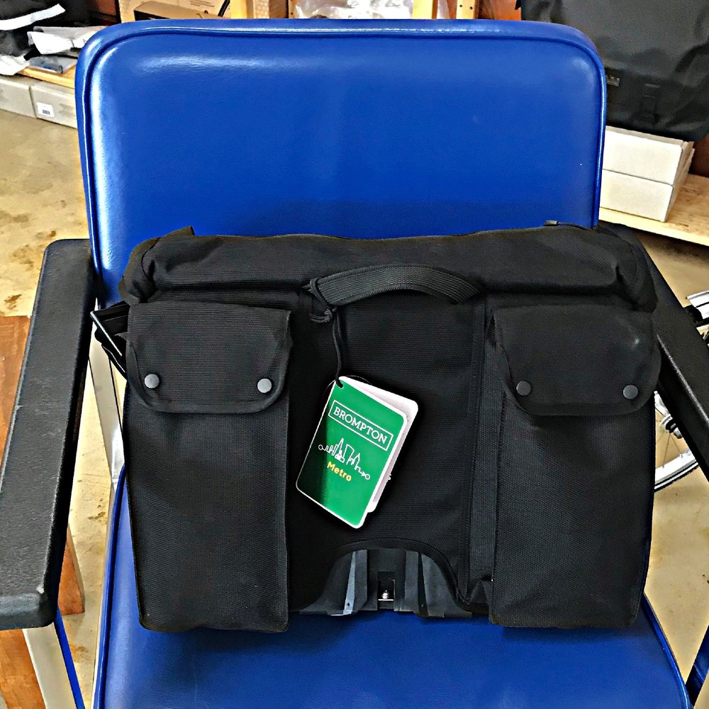 Brompton Metro Messenger Bag M - Clever Cycles