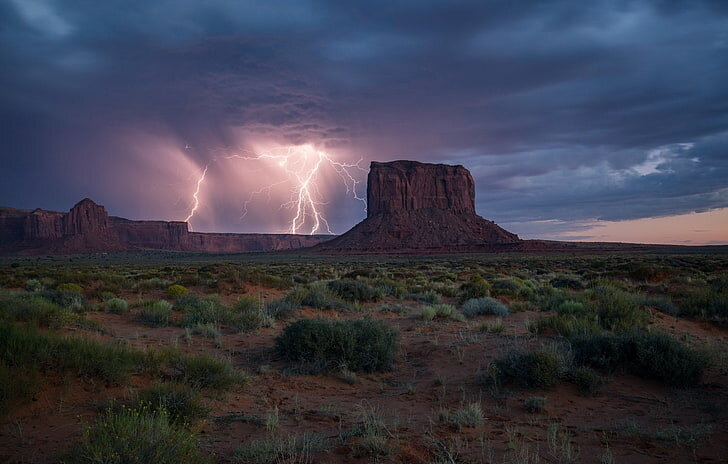 Desert Lightning 1.jpg