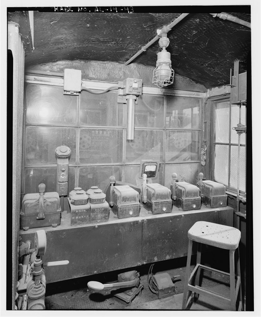 Pusher Machine Control Room c.1992 (Public domain photo)