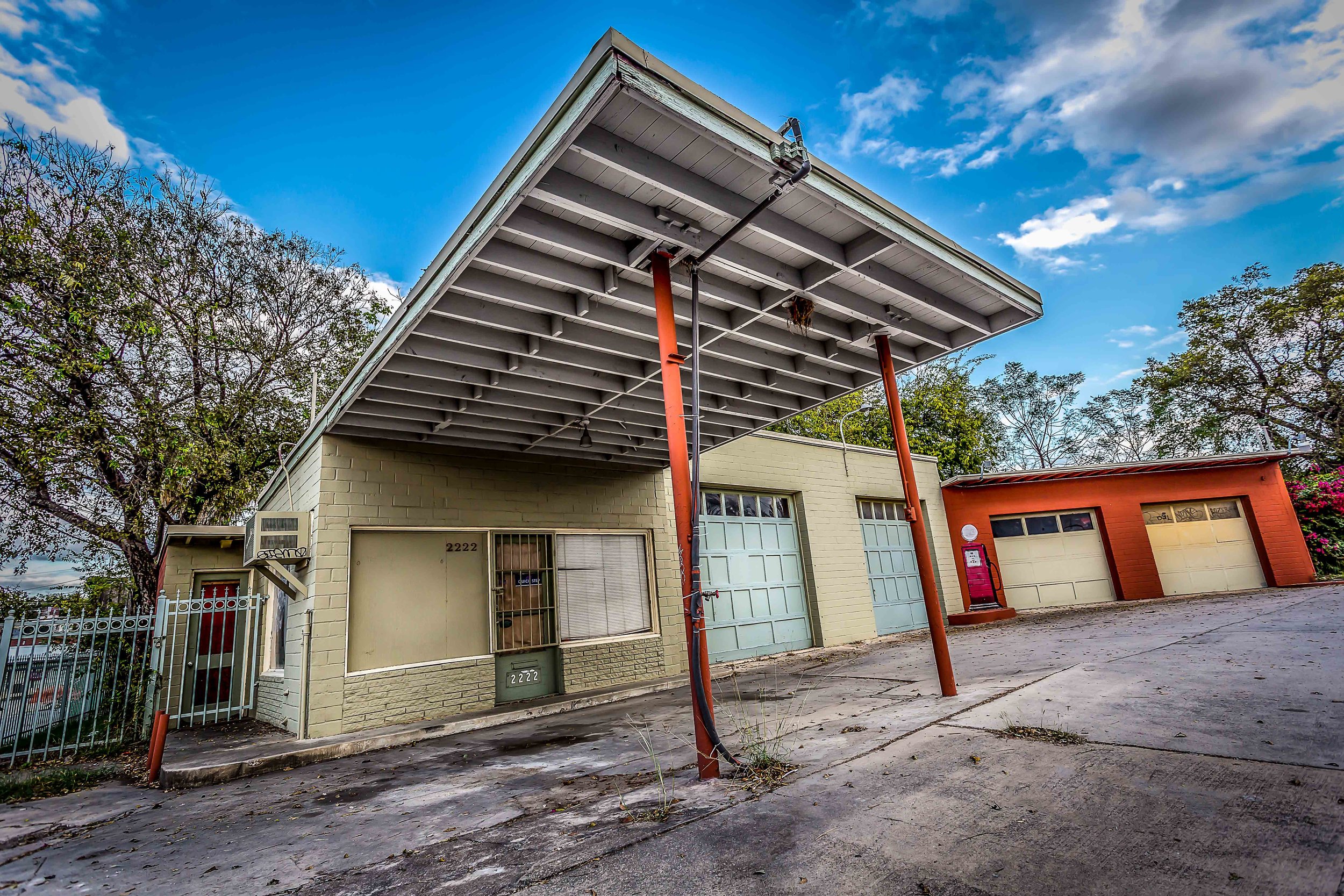 yet another defunct service station