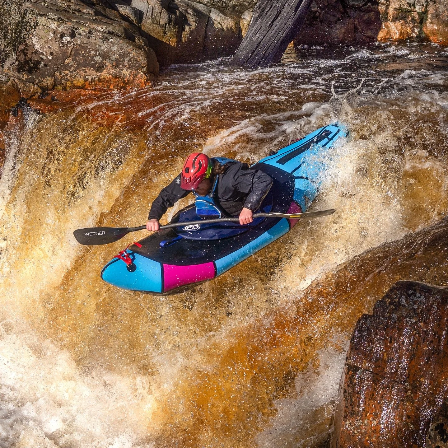 Alpacka Raft Valkyrie V3 in the drop. The Kayakers packraft. Journey near. Journey far. 
.
.
.
.
🚣&zwj;♂️ @houghtonandrew0 
📷 @mark.oates 
#thisispackrafting #packraftaustralia #alpackaraft #packraft #packrafting #kayaking #creeking #paddletasmania