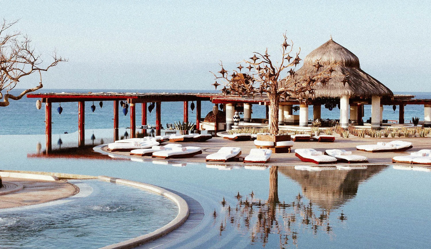 ventanas exterior pool.jpg
