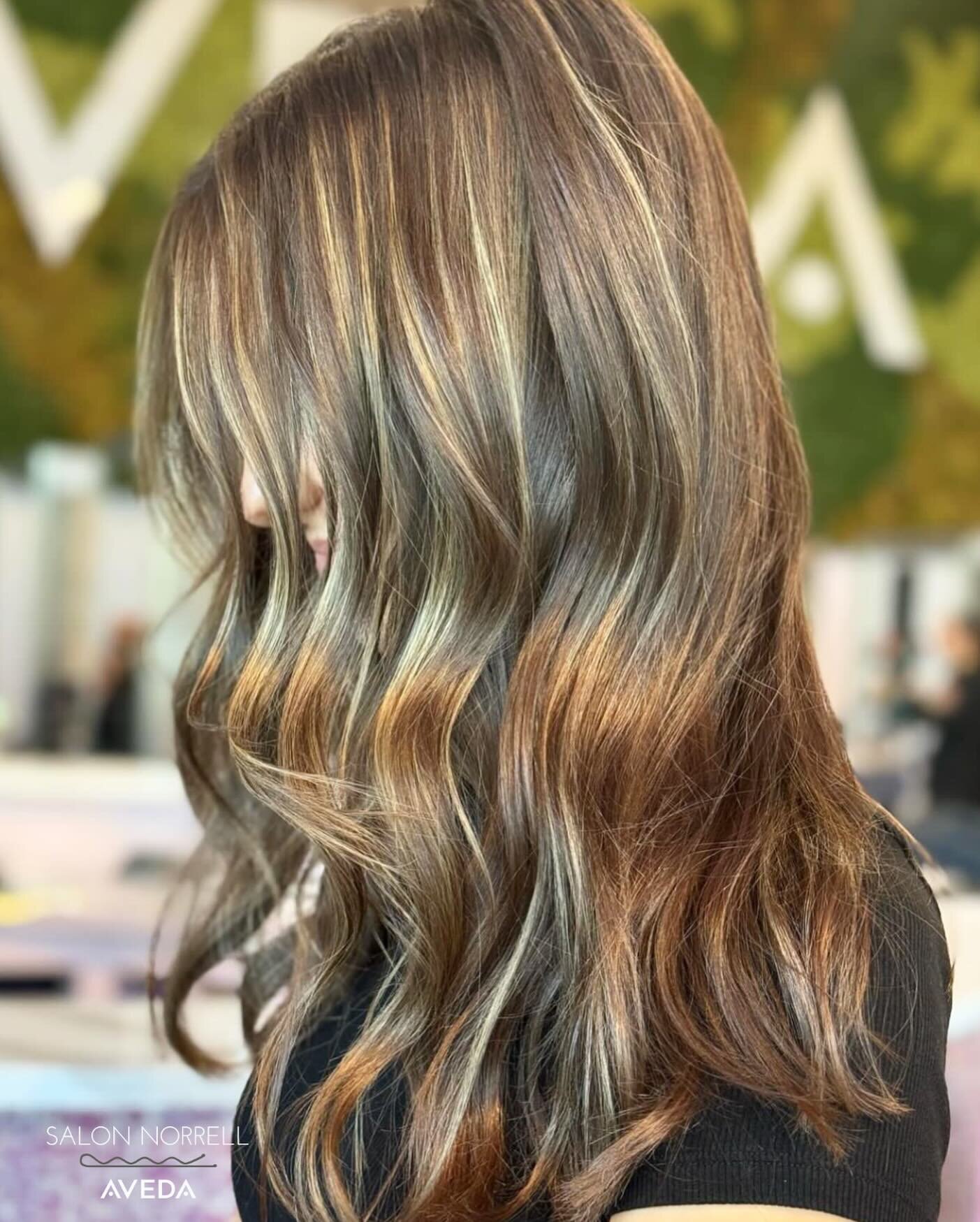 Hair | courtney 
Make your reservation today! 
🗓Reservations are best 
📲Text 813-590-6765 
☎️Call 813-265-2000 
🔗 Link in bio to book online 
💻TampaAveda.com 
📍Tampa, Florida 
🏷 tag us #salonnorrell