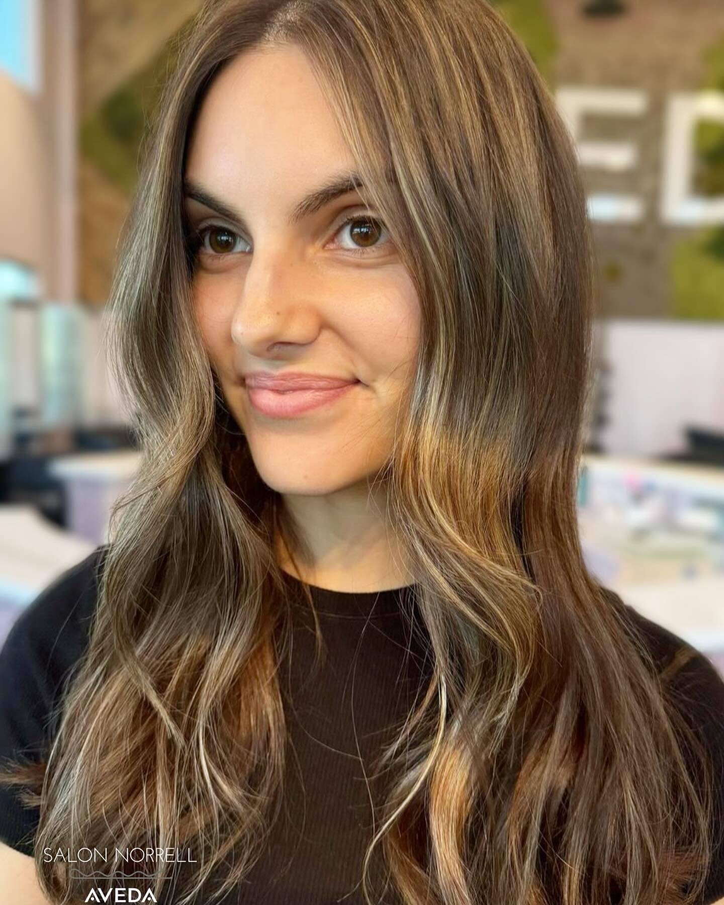 Hair | courtney 
Make your reservation today! 
🗓Reservations are best 
📲Text 813-590-6765 
☎️Call 813-265-2000 
🔗 Link in bio to book online 
💻TampaAveda.com 
📍Tampa, Florida 
🏷 tag us #salonnorrell