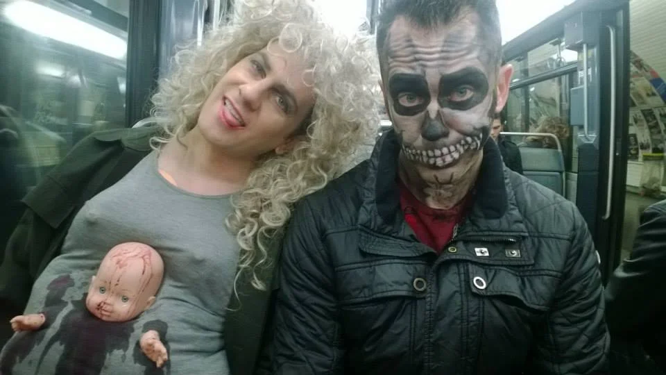 The lovely couple celebrating Halloween on the Paris Métro
