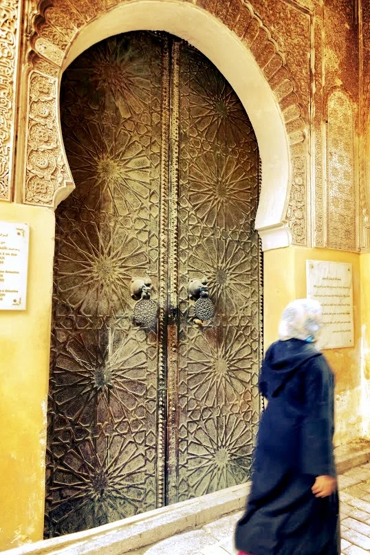 doorwoman.JPG
