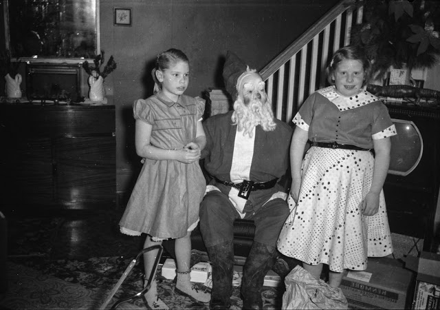 girlswithscarysanta.jpg