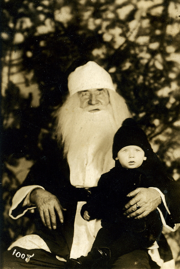 santacrazyeyes.jpg