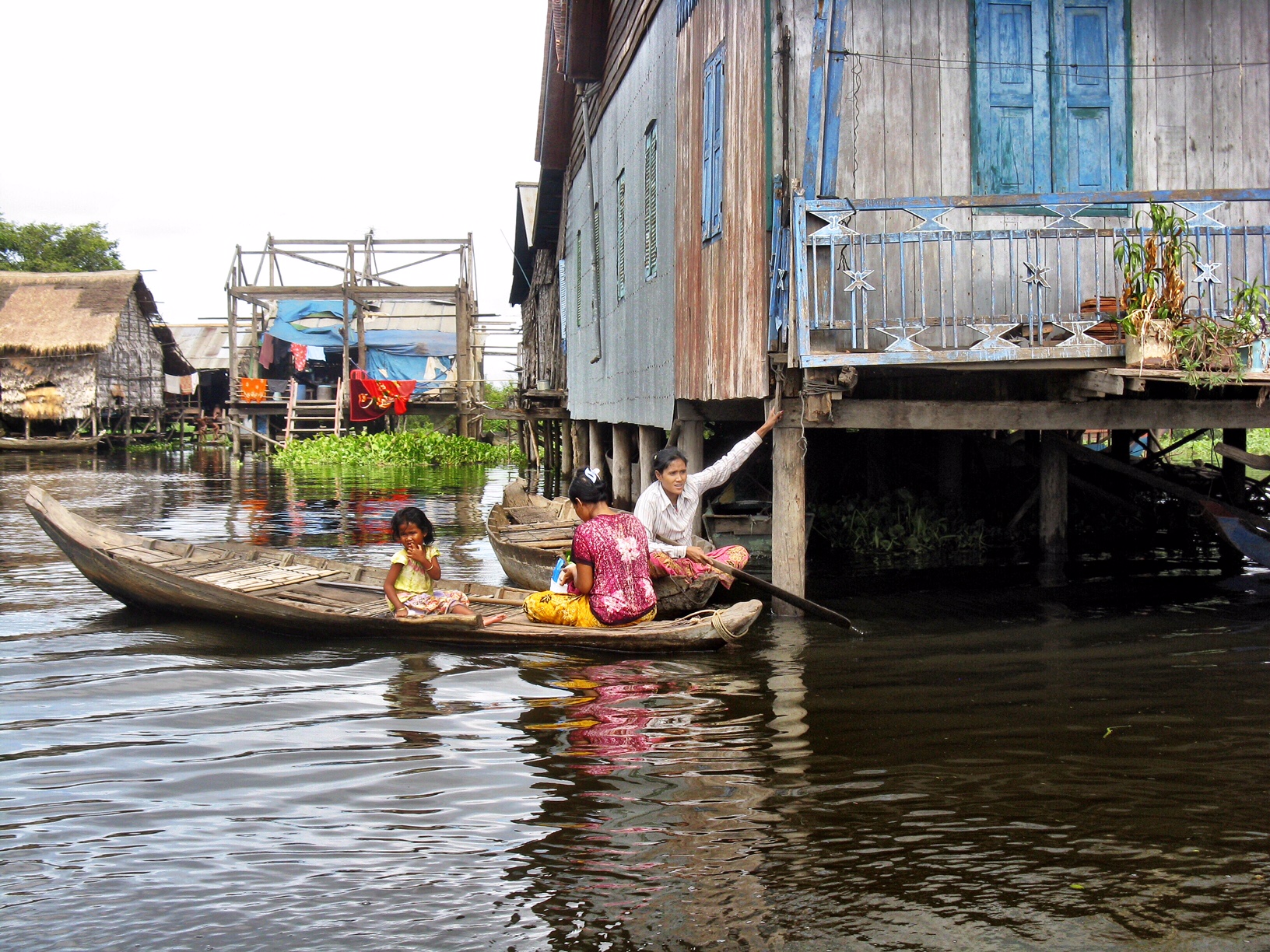 Kompong Kleang: A Floating Village Like No Other — The Not So Innocents ...