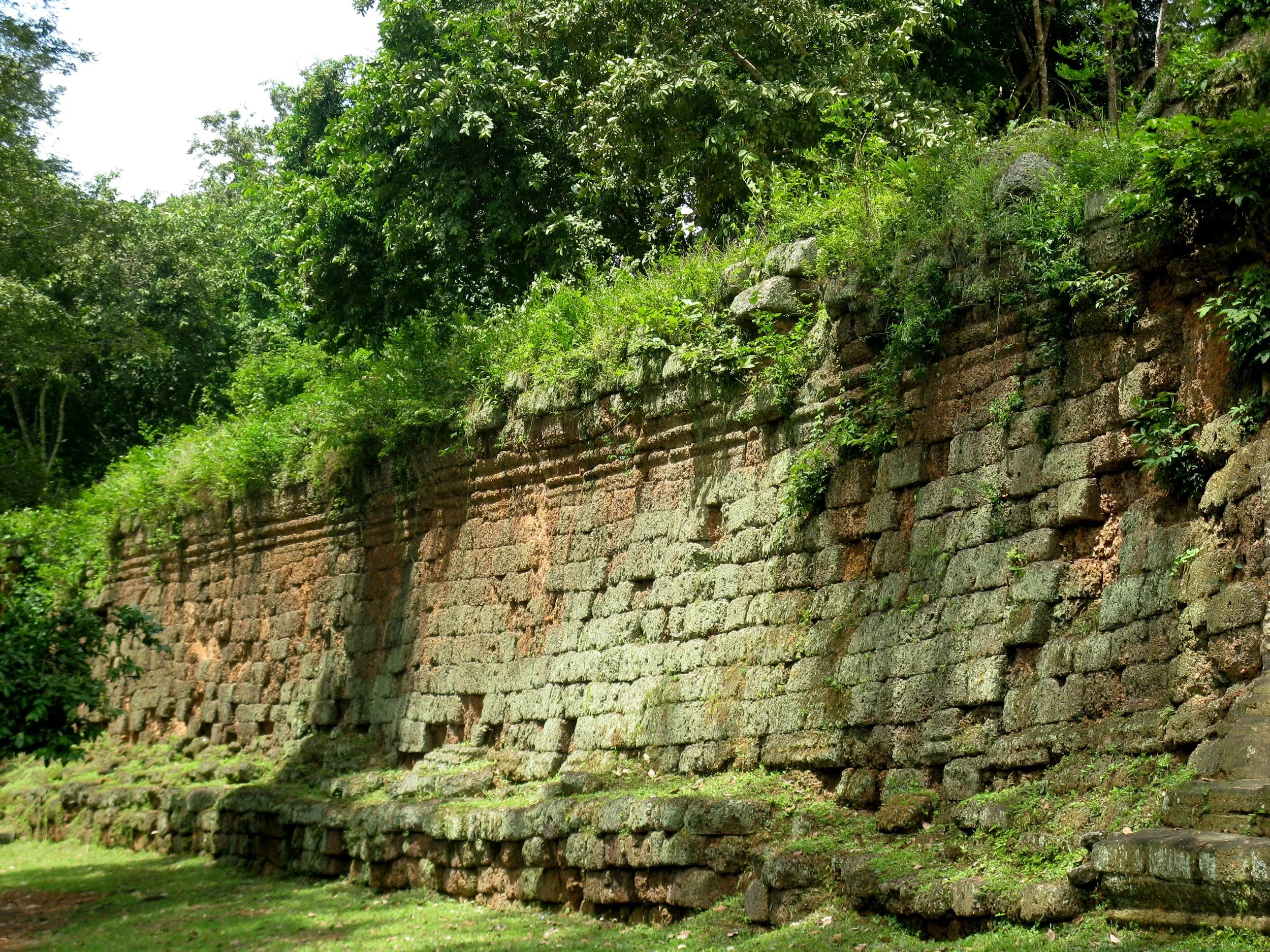 bayonwall.jpg