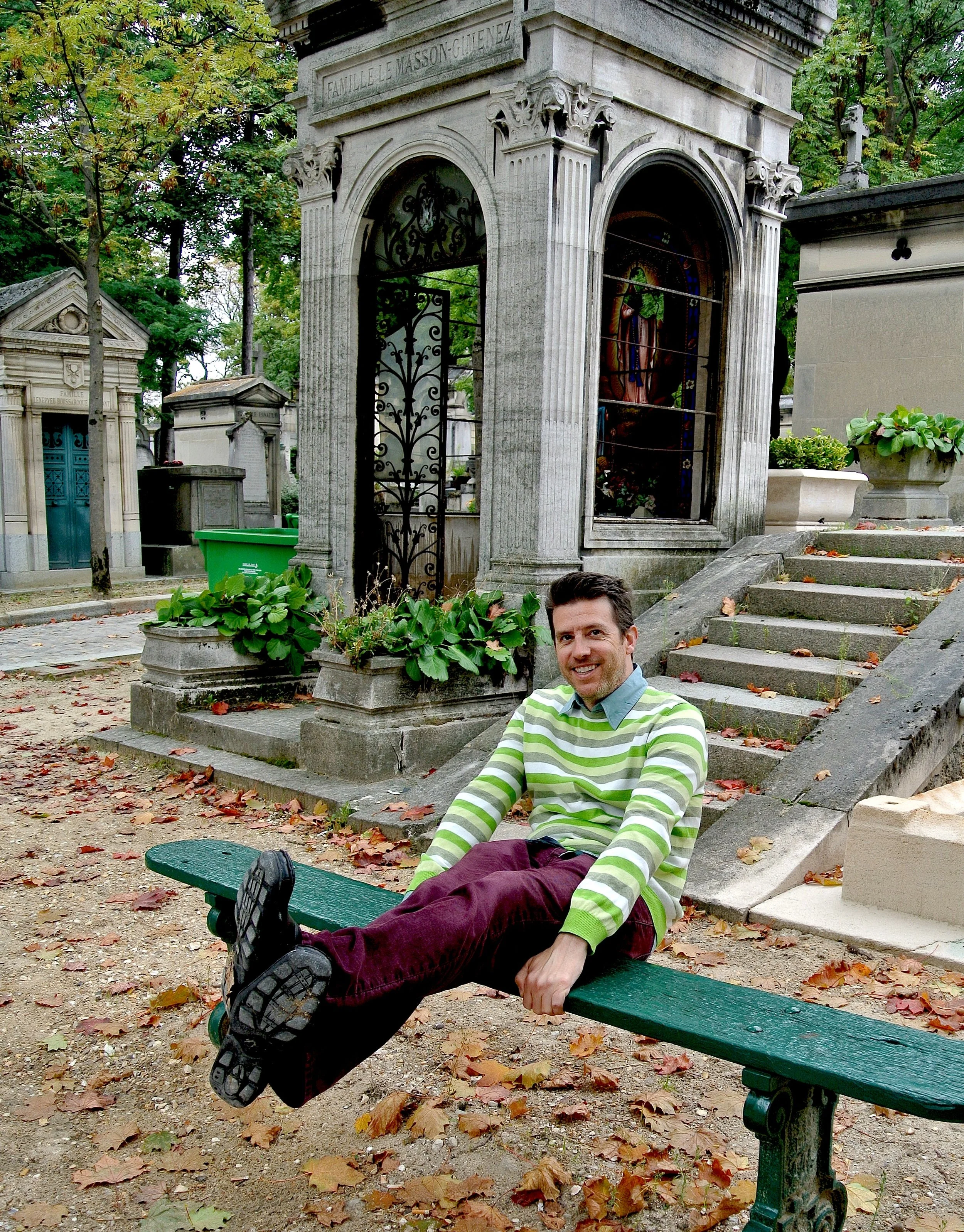 A day spent wandering a cemetery as cool as Père Lachaise sure makes Wally happy