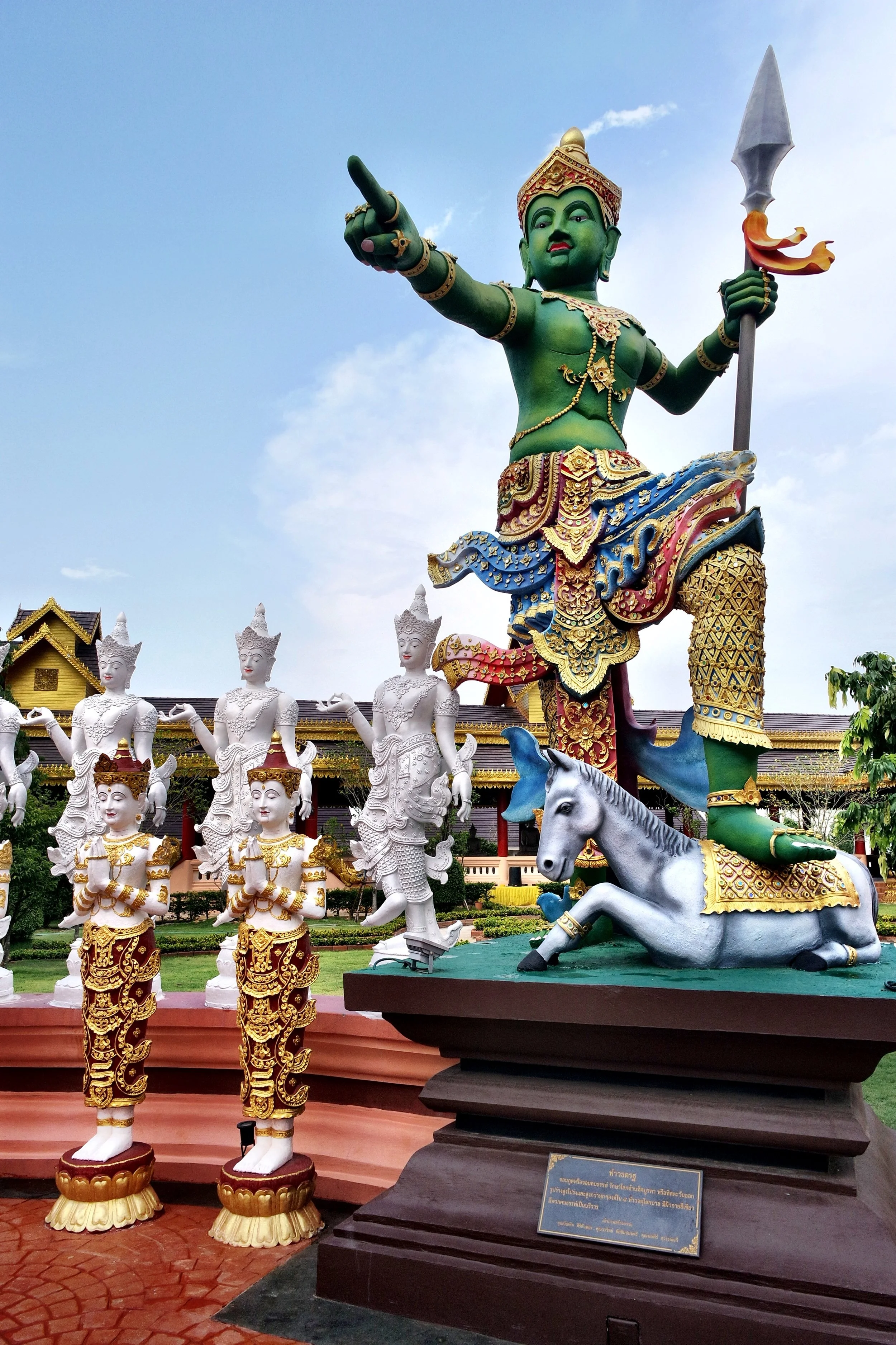 Who’s going to love a visit to Wat Sang Kaew? You are!