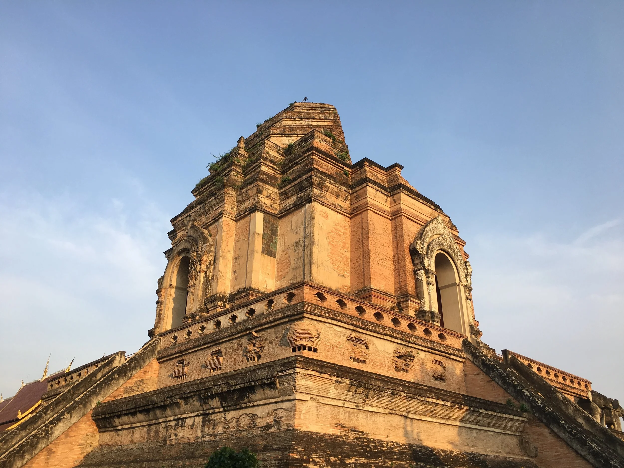 Wat Chedi Luang as it stands today. The building was completed during the reign of King Tilokoraj