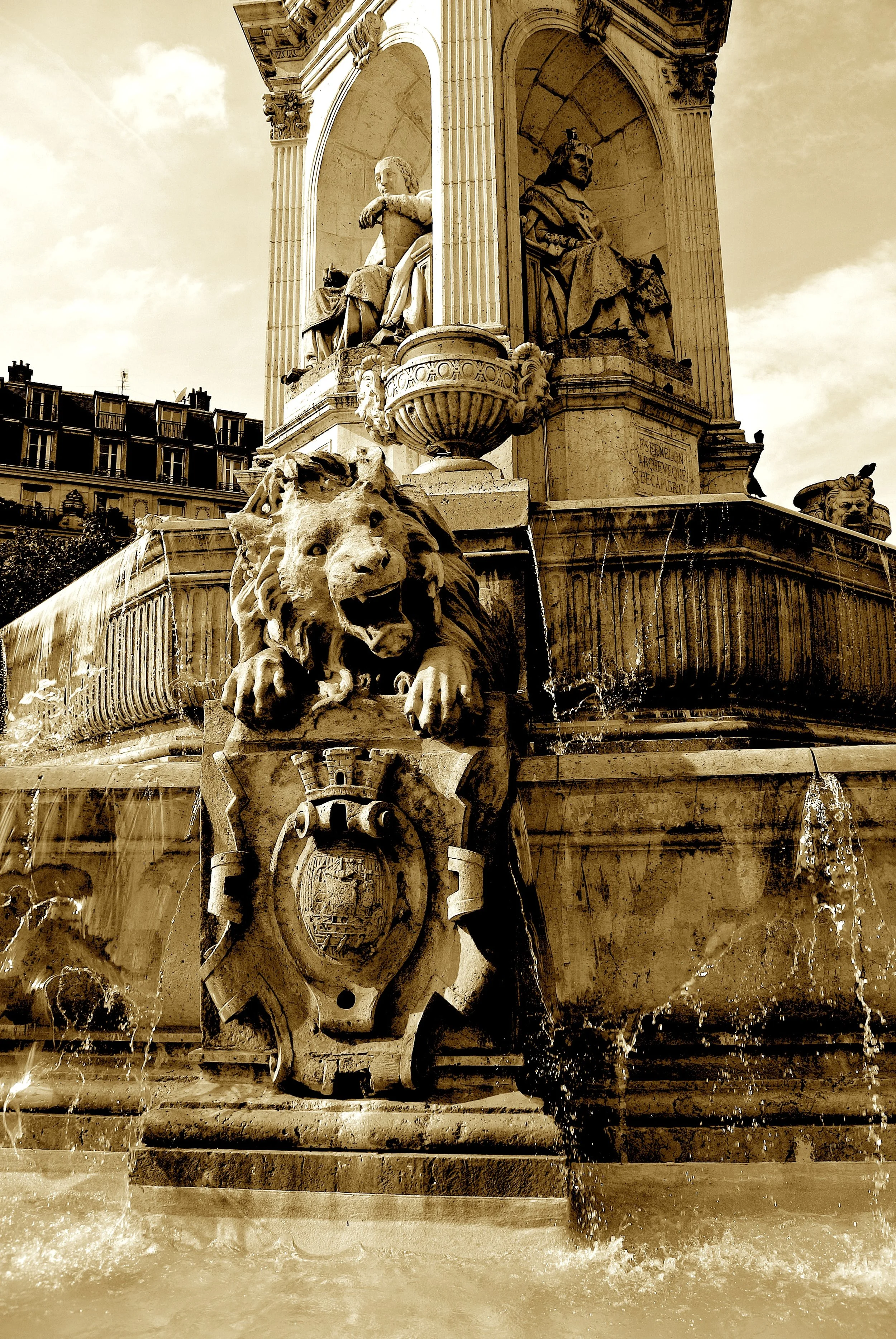 Wally never misses a chance to photograph depictions of lions.