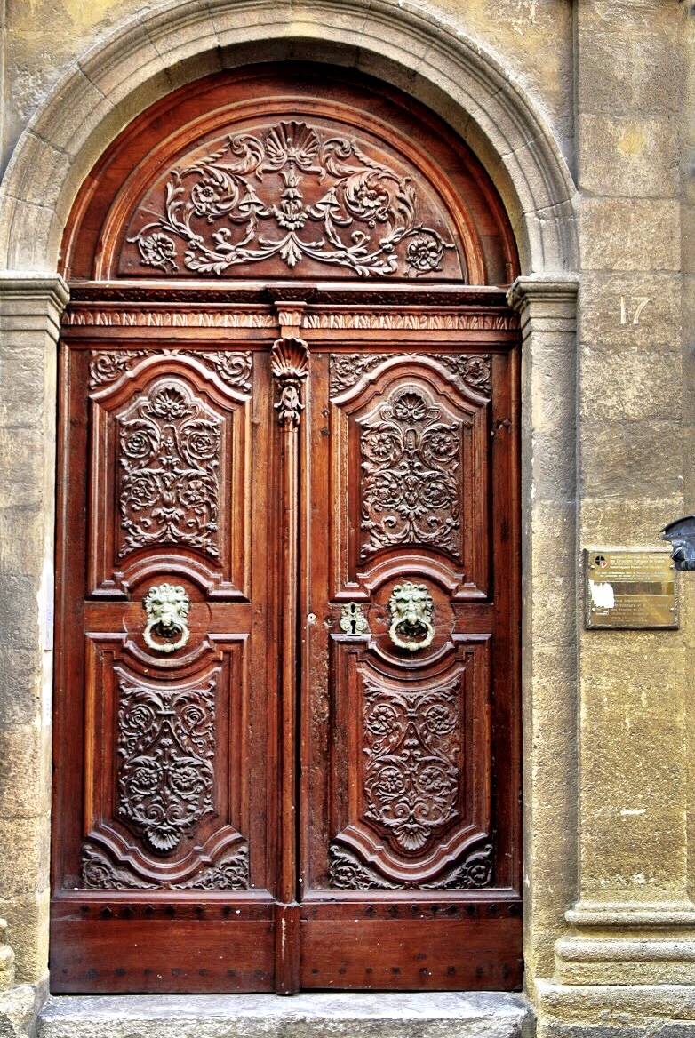 doorsofprovence8.jpg